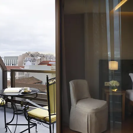 Titania Hotel 4*