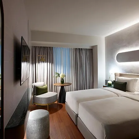 Titania 4* Atene